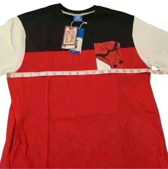 Adidas Originals Hardwood Classics Chicago Bulls SS Shirt Black Red White NWT - Picture 5 of 12
